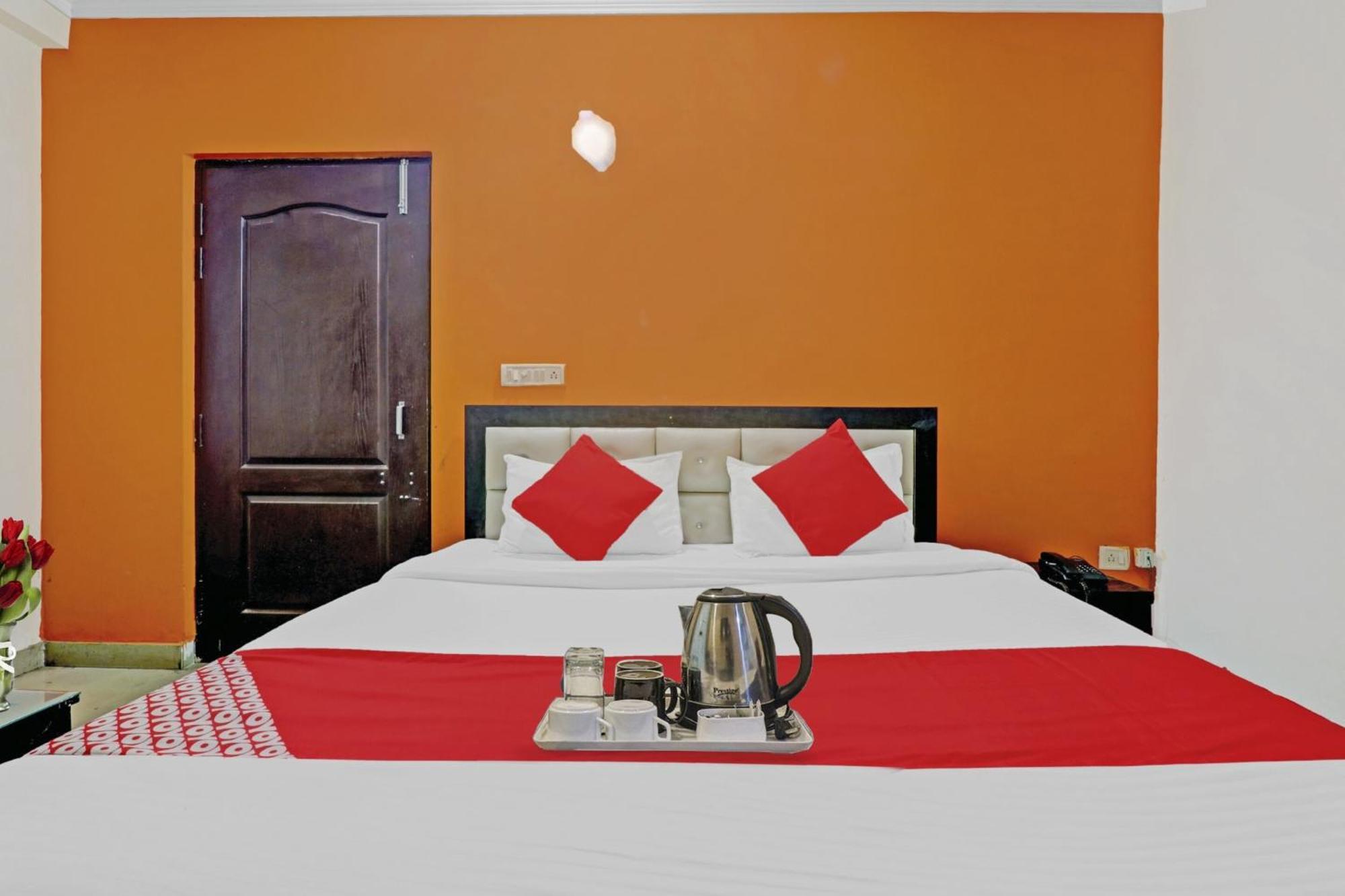 Hotel O J.D Palace Chinhat المظهر الخارجي الصورة
